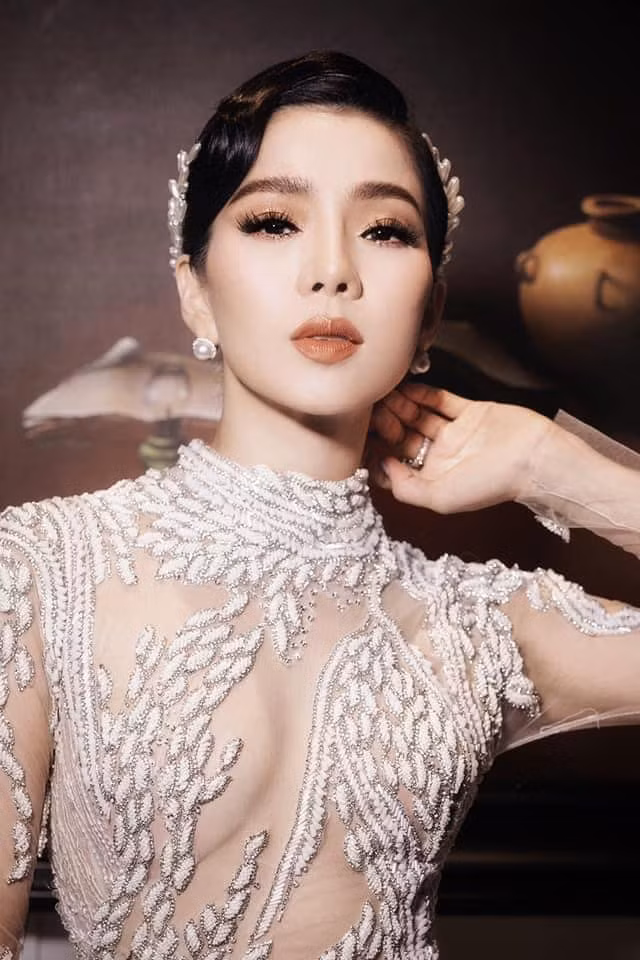 Lệ Quyên vẫn trẻ đẹp như công chúa dù đã U40 ảnh 1
