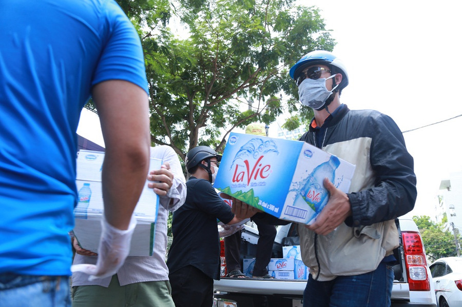 Ấm áp tình người trong tâm dịch Covid-19 ở Đà Nẵng ảnh 5