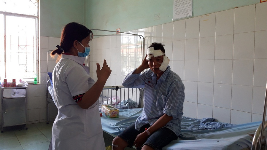 Xe khách lao xuống vực khiến 5 người tử vong: Phút giây kinh hoàng qua lời kể của nạn nhân ảnh 3 Xe khách lao xuống vực khiến 5 người tử vong: Phút giây kinh hoàng qua lời kể của nạn nhân ảnh 3