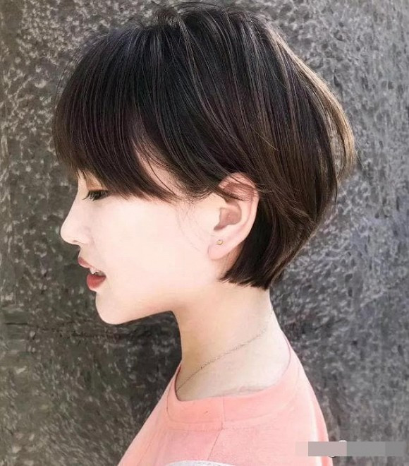Kiểu tóc bob ngắn đang rần rần hot năm 2020 ảnh 11 Kiểu tóc bob ngắn đang rần rần hot năm 2020 ảnh 11