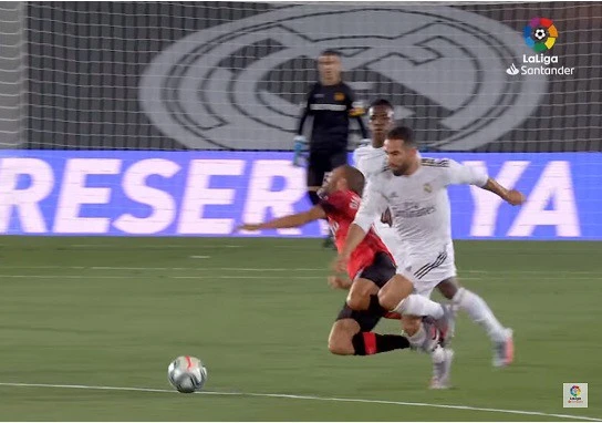 VAR đã ‘giúp’ Real lên đỉnh La Liga như thế nào?