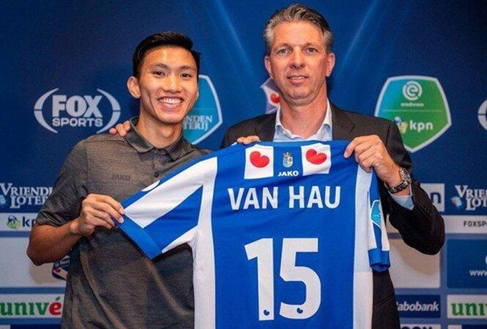 Văn Hậu về nước, báo chí Hà Lan vẫn không ''buông tha'' sếp Heerenveen Văn Hậu về nước, báo chí Hà Lan vẫn không ''buông tha'' sếp Heerenveen