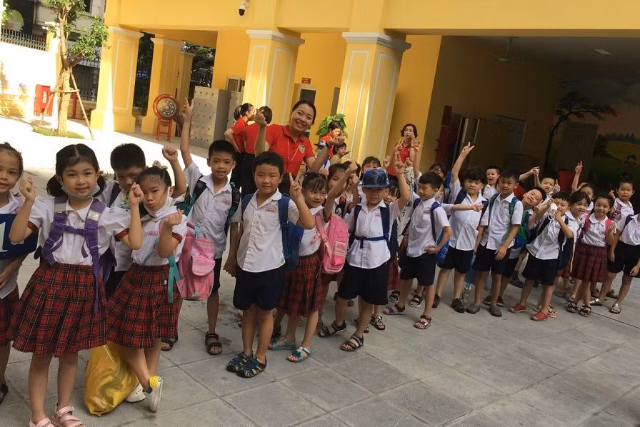 Học sinh Tiểu học Tràng An hào hứng học tập tại ngôi trường mới khang trang, hiện đại ảnh 8