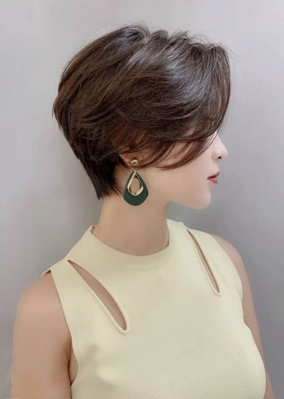 Kiểu tóc bob ngắn đang rần rần hot năm 2020 ảnh 21 Kiểu tóc bob ngắn đang rần rần hot năm 2020 ảnh 21
