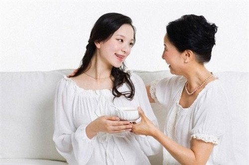 Ra mắt mẹ chồng tương lai, cô nàng sắc sảo, khôn ngoan vẫn một phen mất vía Ra mắt mẹ chồng tương lai, cô nàng sắc sảo, khôn ngoan vẫn một phen mất vía