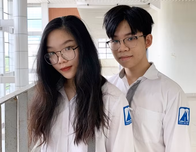 Cặp song sinh giành học bổng du học Mỹ