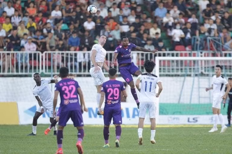 HAGL và nỗi lòng HLV Park Hang Seo với quân bầu Đức