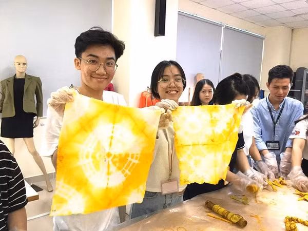 Ngành Thiết kế thời trang: Khi sự sáng tạo đi đôi với thực tiễn ảnh 2