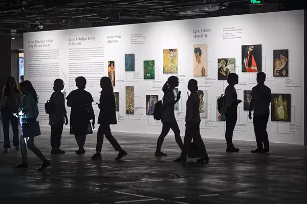 Khám phá những ẩn dụ của "khoảng cách" trong không gian nghệ thuật đa màu tại VCCA ảnh 3