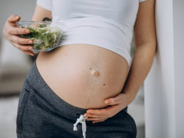 10 loại thực phẩm có thể gây sảy thai bà bầu nên tránh ảnh 1