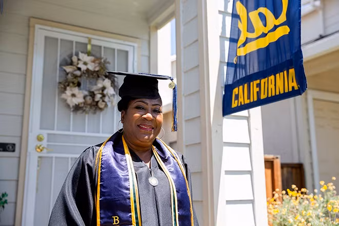 67 tuổi tốt nghiệp đại học danh tiếng trên thế giới