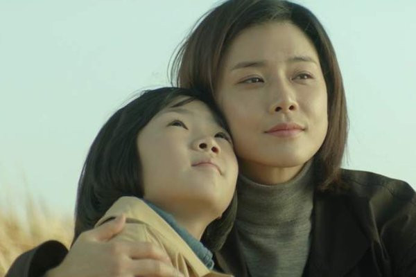 Bất ngờ đến nhà chồng cũ thăm con, tôi chết lặng chứng kiến cảnh đau lòng