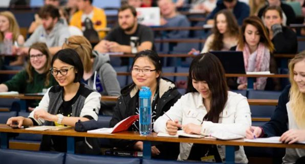 Sinh viên châu Á không còn ưa chuộng các trường đại học ở Anh? ảnh 3