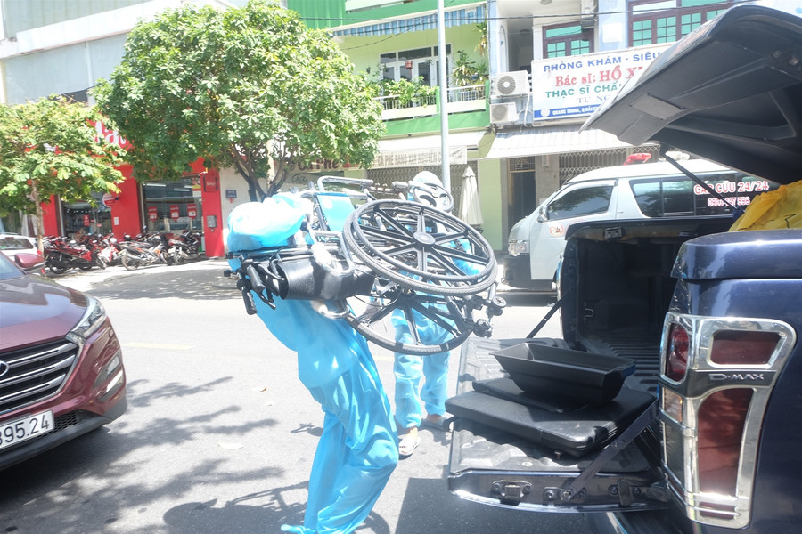 Đà Nẵng: Ngày đầu tiên dỡ bỏ phong tỏa khu vực xung quanh 3 bệnh viện ảnh 5