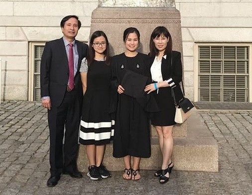 Cặp chị em cùng học Harvard: 'Sống ở Mỹ nhưng là con gái chuẩn Việt’ Cặp chị em cùng học Harvard: 'Sống ở Mỹ nhưng là con gái chuẩn Việt’