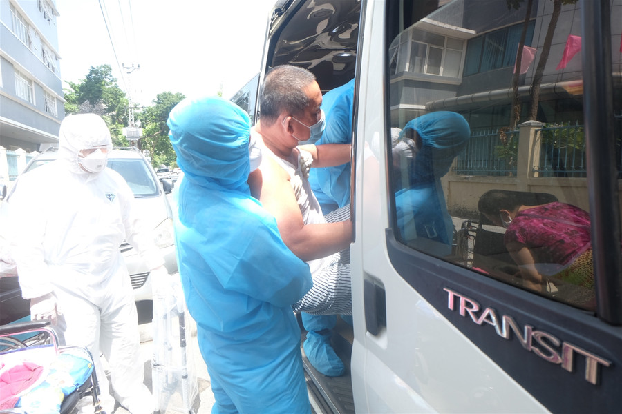 Đà Nẵng: Ngày đầu tiên dỡ bỏ phong tỏa khu vực xung quanh 3 bệnh viện ảnh 6