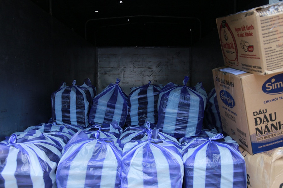 Ấm áp tình người trong tâm dịch Covid-19 ở Đà Nẵng ảnh 4