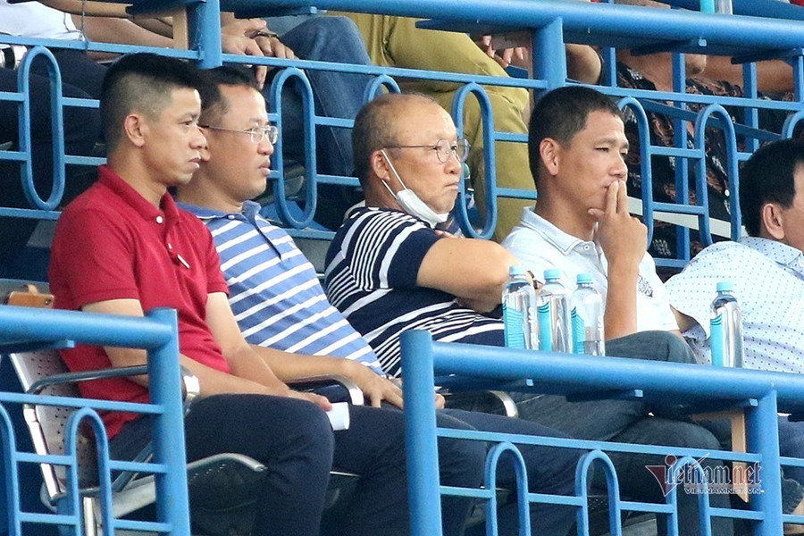 V-League 2020 gay cấn, thầy Park mừng và lo V-League 2020 gay cấn, thầy Park mừng và lo