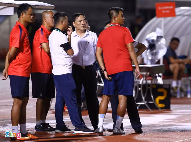 CLB sẽ bị xử phạt thế nào nếu bỏ V.League giữa chừng? ảnh 1