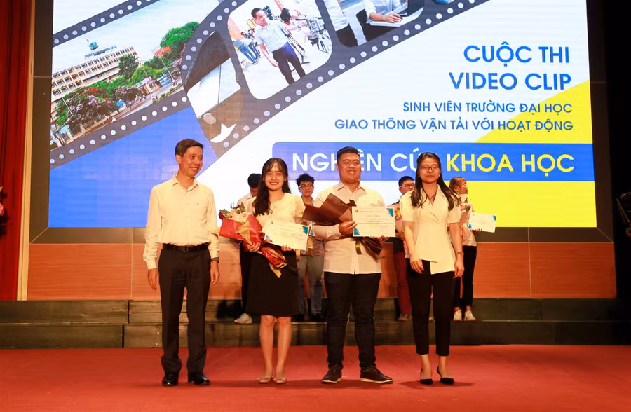 Nhiều đề tài NCKH của sinh viên giải quyết vấn đề thực tiễn khoa học giao thông vận tải ảnh 2