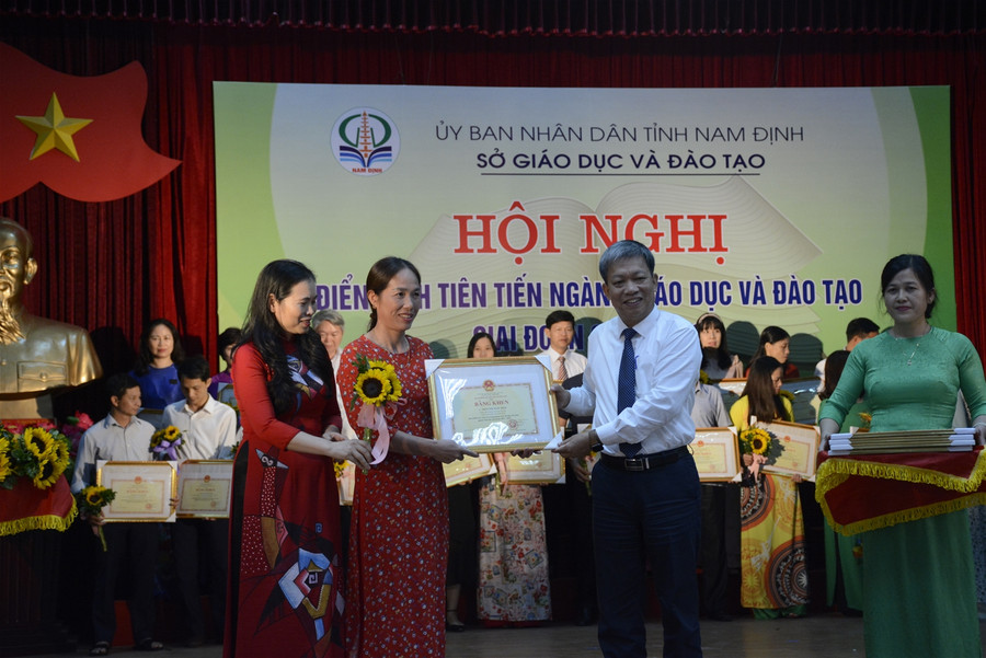 Ngành GD Nam Định vinh danh điển hình tiên tiến giai đoạn 2015 – 2020 ảnh 2