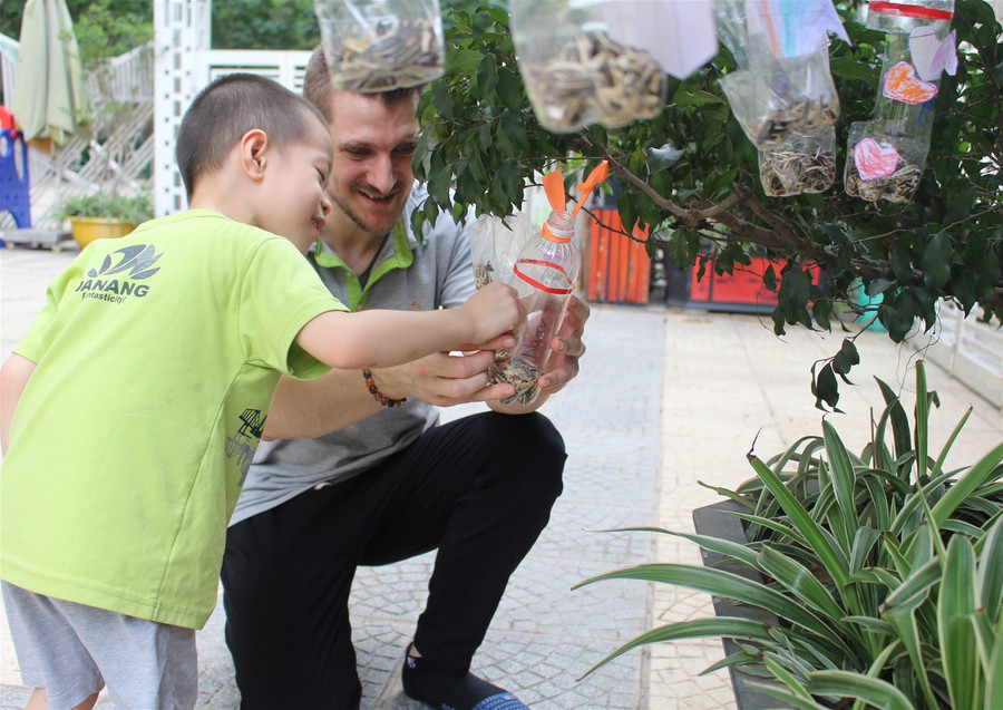 Không mong hè, chỉ mong con được tiếp tục đi học ảnh 2