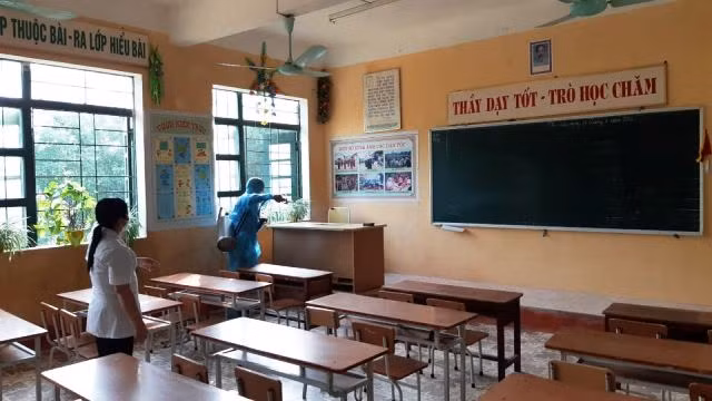 Thầy cô tất bật chuẩn bị đón học sinh trở lại trường ở vùng biên Việt – Lào ảnh 8