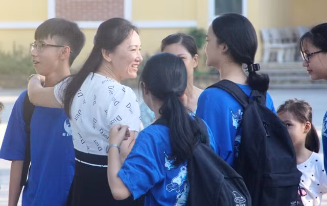 Thanh Hóa: Nắng nóng gay gắt, hơn 36.000 thí sinh thi lớp 10 được bảo đảm quạt mát, nước uống ảnh 6