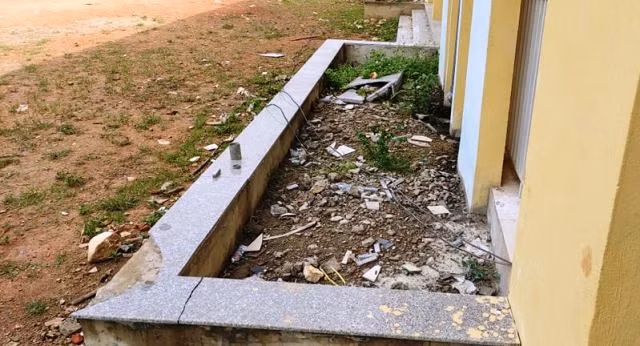 Thanh Hóa: Xây trường tốc độ “rùa bò”, hàng trăm học sinh mầm non phải học cạnh nghĩa trang ảnh 4