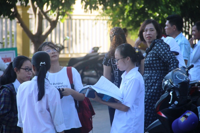 Thanh Hóa: Nắng nóng gay gắt, hơn 36.000 thí sinh thi lớp 10 được bảo đảm quạt mát, nước uống ảnh 4