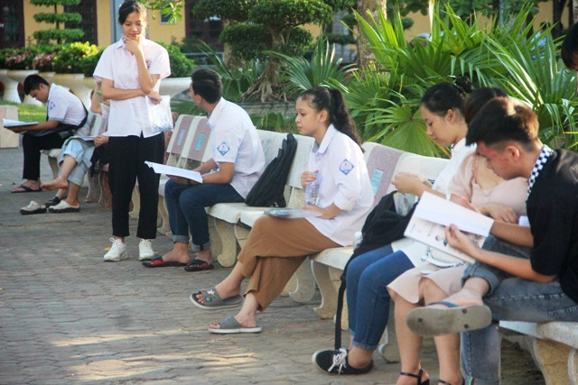 Thanh Hóa: Nắng nóng gay gắt, hơn 36.000 thí sinh thi lớp 10 được bảo đảm quạt mát, nước uống ảnh 3