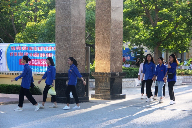 Thanh Hóa: Nắng nóng gay gắt, hơn 36.000 thí sinh thi lớp 10 được bảo đảm quạt mát, nước uống ảnh 7