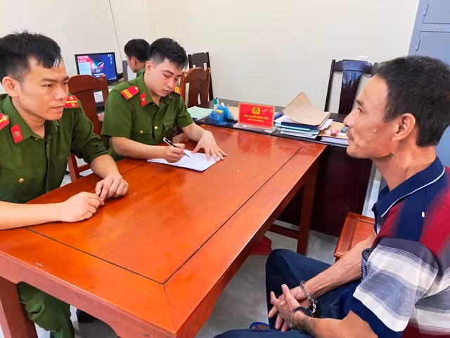 Nhả đạn vào đám đông giữa đường chỉ vì mâu thuẫn giao thông ảnh 1