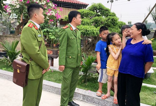 Nhiều cán bộ công chức bị bắt vì đánh bạc, Thanh Hóa chấn chỉnh công tác cán bộ trong toàn tỉnh ảnh 1 Nhiều cán bộ công chức bị bắt vì đánh bạc, Thanh Hóa chấn chỉnh công tác cán bộ trong toàn tỉnh ảnh 1