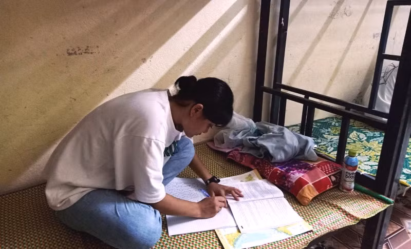 Thầy cô lo từng bữa ăn, giấc ngủ cho thí sinh nơi vùng cao, biên giới ảnh 2