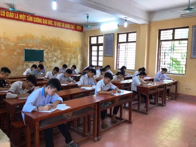 Thanh Hóa: Thí sinh thi vào lớp 10 hứng khởi khi đề tiếng Anh vừa sức ảnh 1