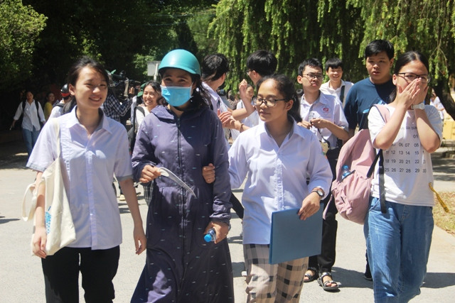 Thanh Hóa: Thí sinh phấn chấn vì đề Toán vào 10 vừa sức, "dễ thở" ảnh 7