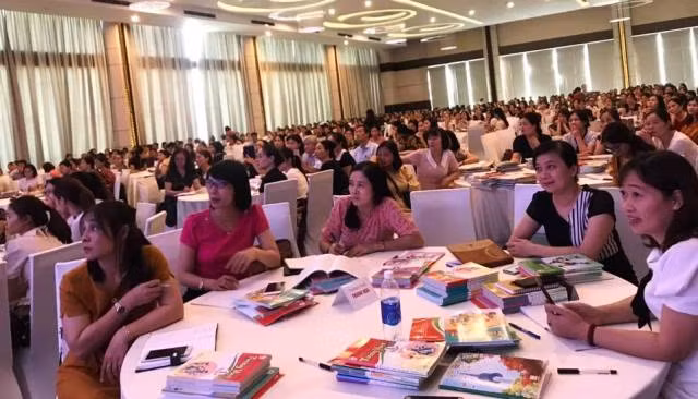 Thanh Hóa: Hơn 6.000 cán bộ, giáo viên chia nhiều địa điểm tập huấn SGK lớp 1 mới ảnh 2