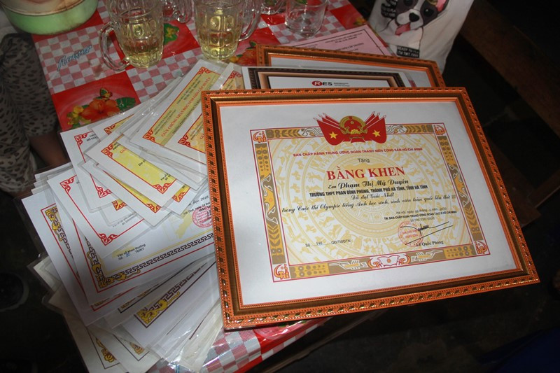 Cô học trò mê ngoại ngữ "nuôi" ước mơ thành nhà ngoại giao ảnh 1