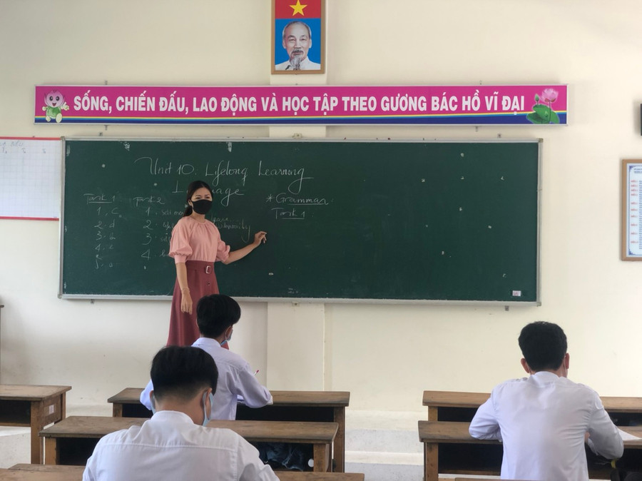 Đồng bằng sông Cửu Long: HS lớp 9 và lớp 12 đồng loạt trở lại trường ảnh 2 Đồng bằng sông Cửu Long: HS lớp 9 và lớp 12 đồng loạt trở lại trường ảnh 2
