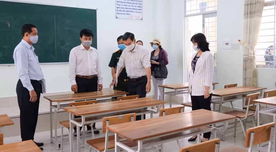 Máy bay vận chuyển đề thi ra huyện đảo Phú Quốc ảnh 1