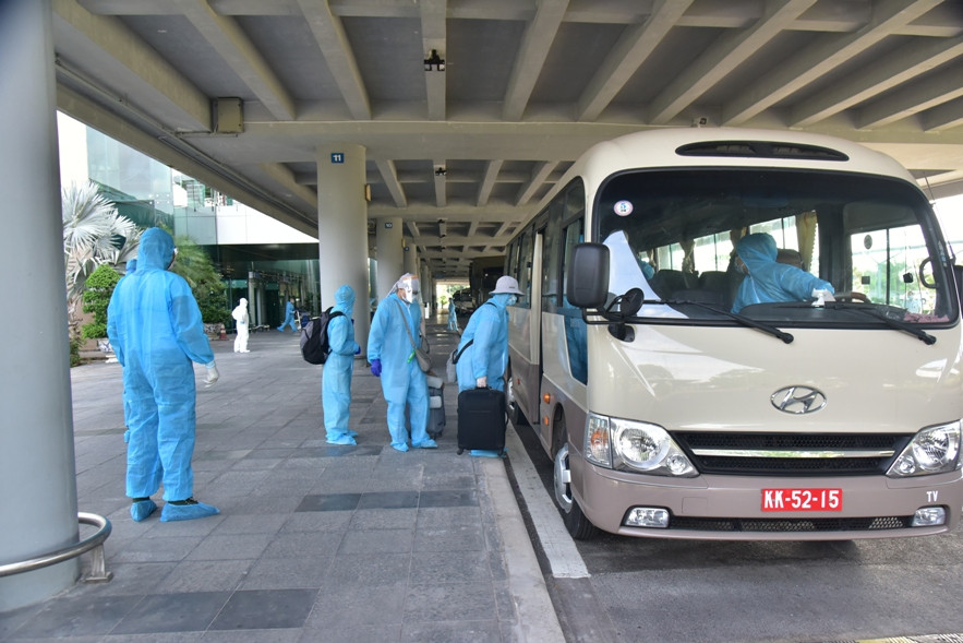 Đón hơn 300 công dân từ Ấn Độ trở về nước ảnh 1