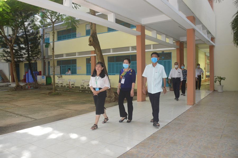 Sóc Trăng: Lãnh đạo Tỉnh ủy trực tiếp thị sát các điểm thi ảnh 3