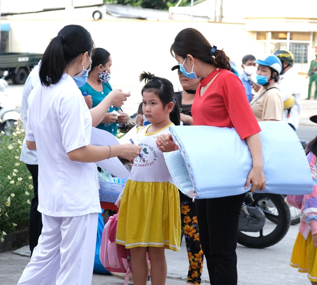 Hình ảnh bé lớp Lá đáng yêu ngày trở lại trường ảnh 3 Hình ảnh bé lớp Lá đáng yêu ngày trở lại trường ảnh 3