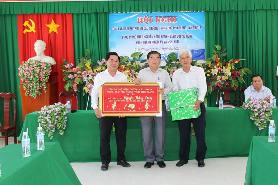Tiền Giang: Nâng cao vai trò Hiệu trưởng các trường THPT ảnh 1 Tiền Giang: Nâng cao vai trò Hiệu trưởng các trường THPT ảnh 1