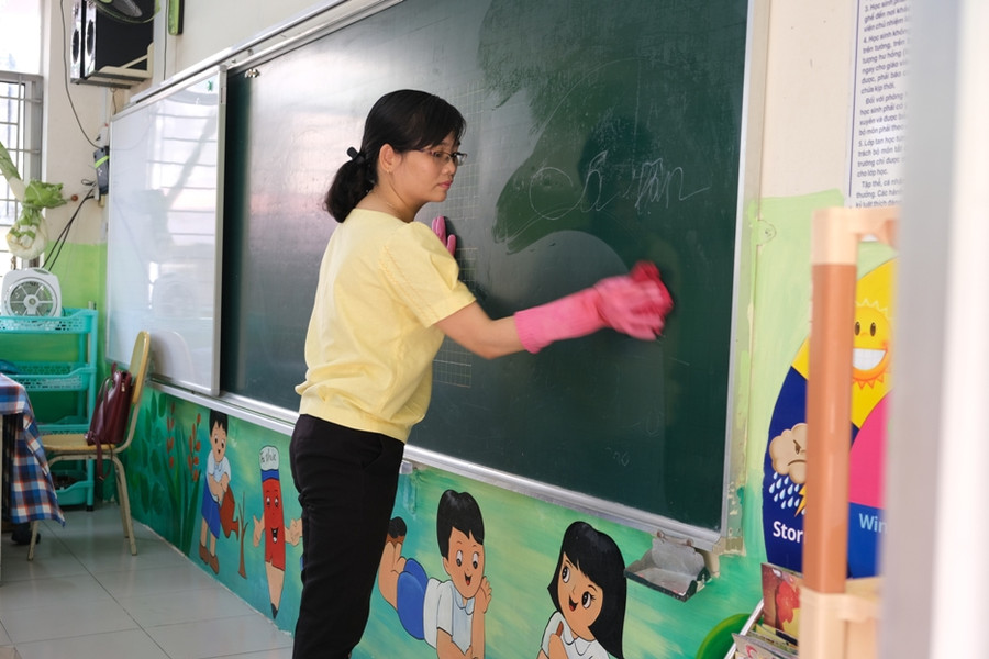 Hình ảnh trường học Cần Thơ tất bật chuẩn bị đón HS Tiểu học trở lại trường ảnh 2 Hình ảnh trường học Cần Thơ tất bật chuẩn bị đón HS Tiểu học trở lại trường ảnh 2