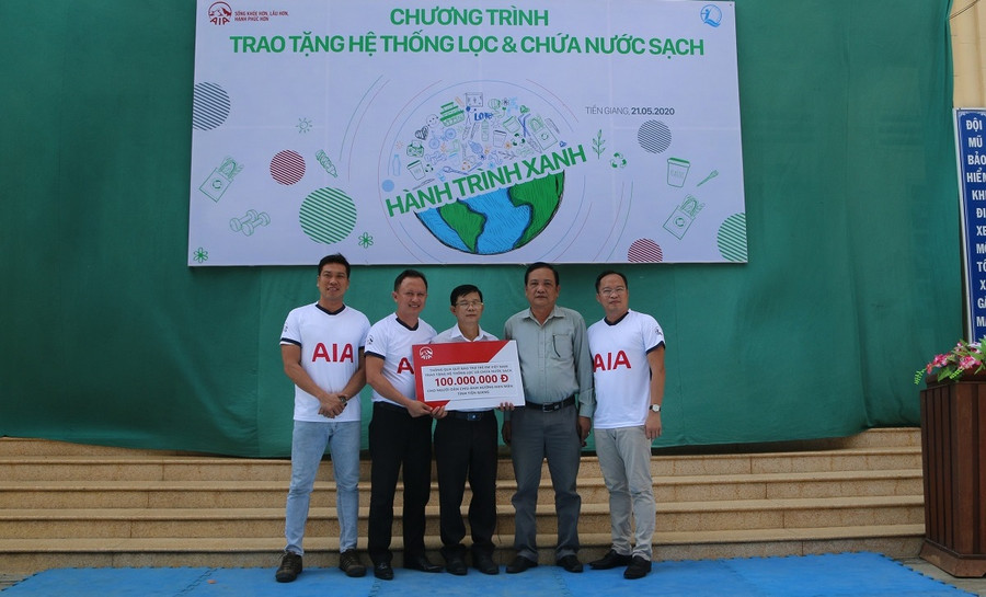 Tiền Giang: Tặng 3 máy lọc nước uống cho HS vùng hạn mặn ảnh 1 Tiền Giang: Tặng 3 máy lọc nước uống cho HS vùng hạn mặn ảnh 1