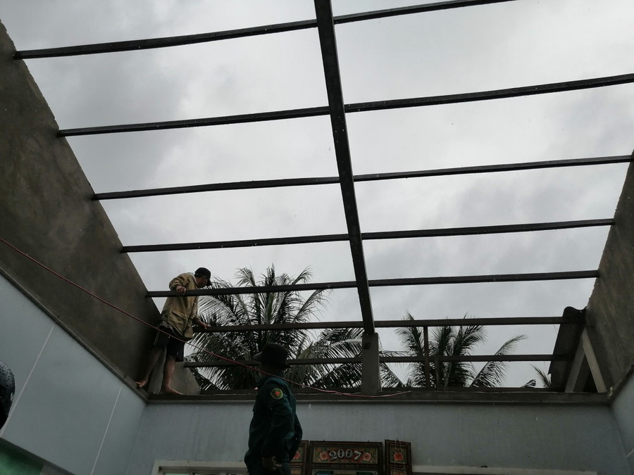 Sóc Trăng: Mưa lớn kèm theo dông lốc, hàng chục căn nhà sập ảnh 1 Sóc Trăng: Mưa lớn kèm theo dông lốc, hàng chục căn nhà sập ảnh 1