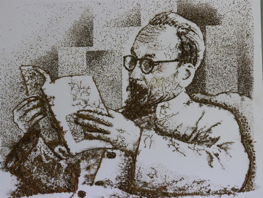 Lão họa sĩ làm tranh Bác Hồ từ lá sen ảnh 1