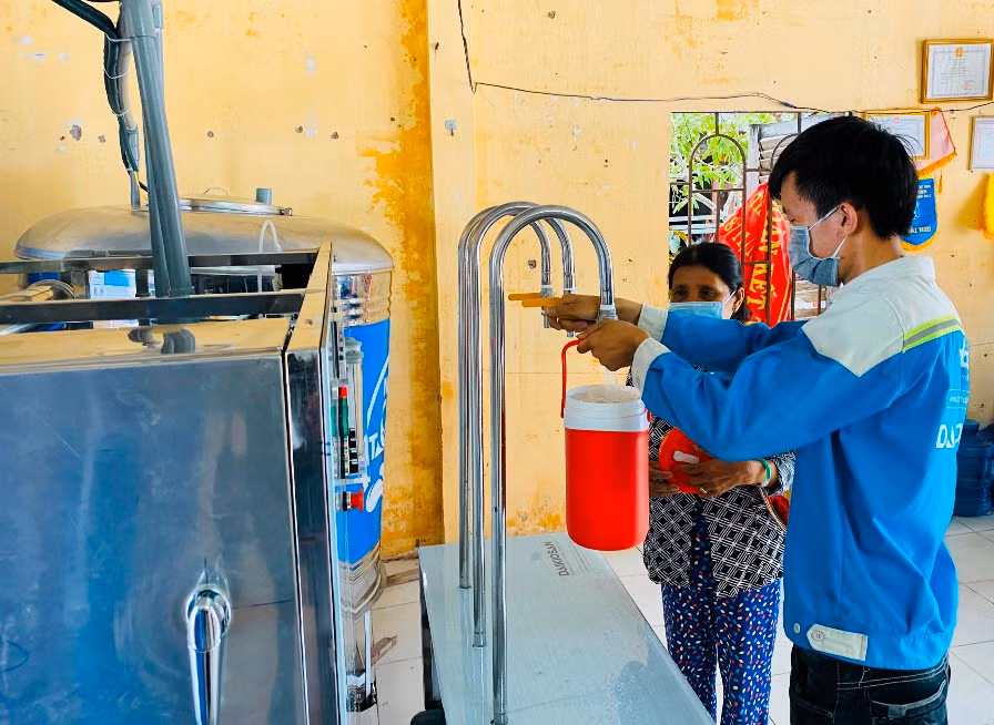 Tiếp sức người dân vùng hạn mặn Sóc Trăng, Trà Vinh ảnh 2